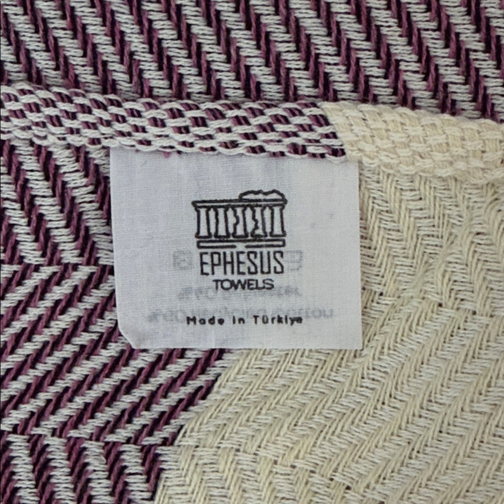 Turkish Burgundy (Orchid) and Cream Geometric Houndstooth Patterned Towel Set - Picture 5 of 5